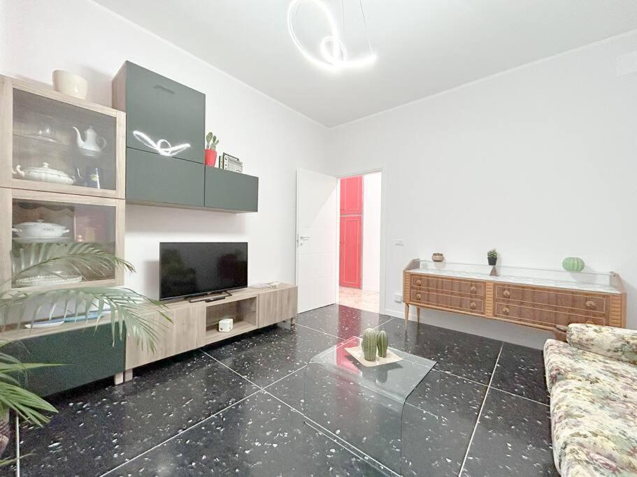 Free Parking - Elegante Casa Con Wifi -Smarttv Apartment Savona Ngoại thất bức ảnh