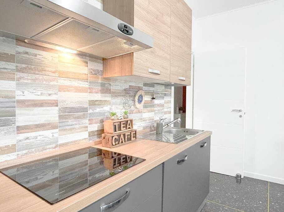Free Parking - Elegante Casa Con Wifi -Smarttv Apartment Savona Ngoại thất bức ảnh